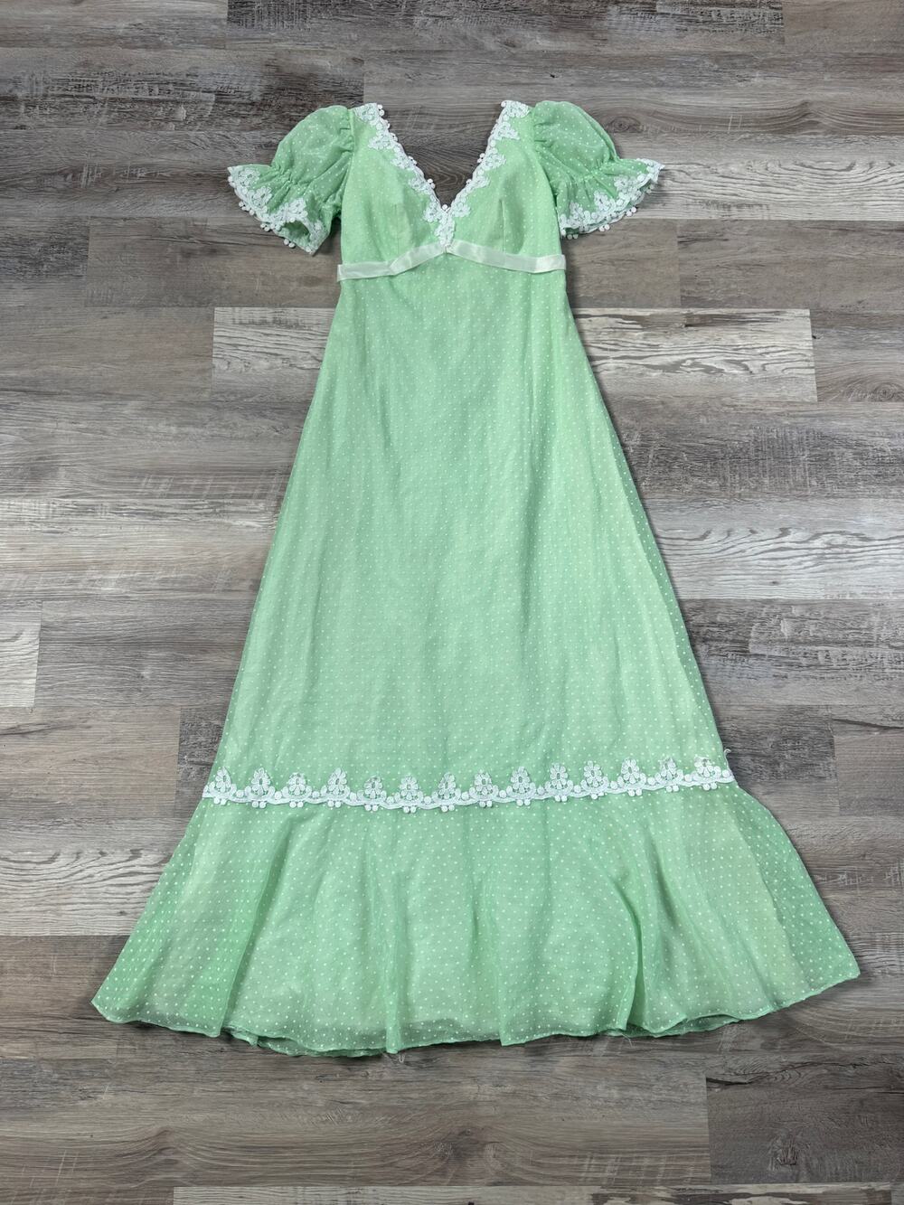 Vintage 70s Mint Green Swiss Dot Maxi Dress White Lace Puff Sleeve Prairie XS